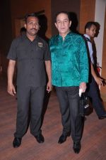 Dalip Tahil snapped at the airport in Mumbai on 8th Oct 2012 (14).JPG